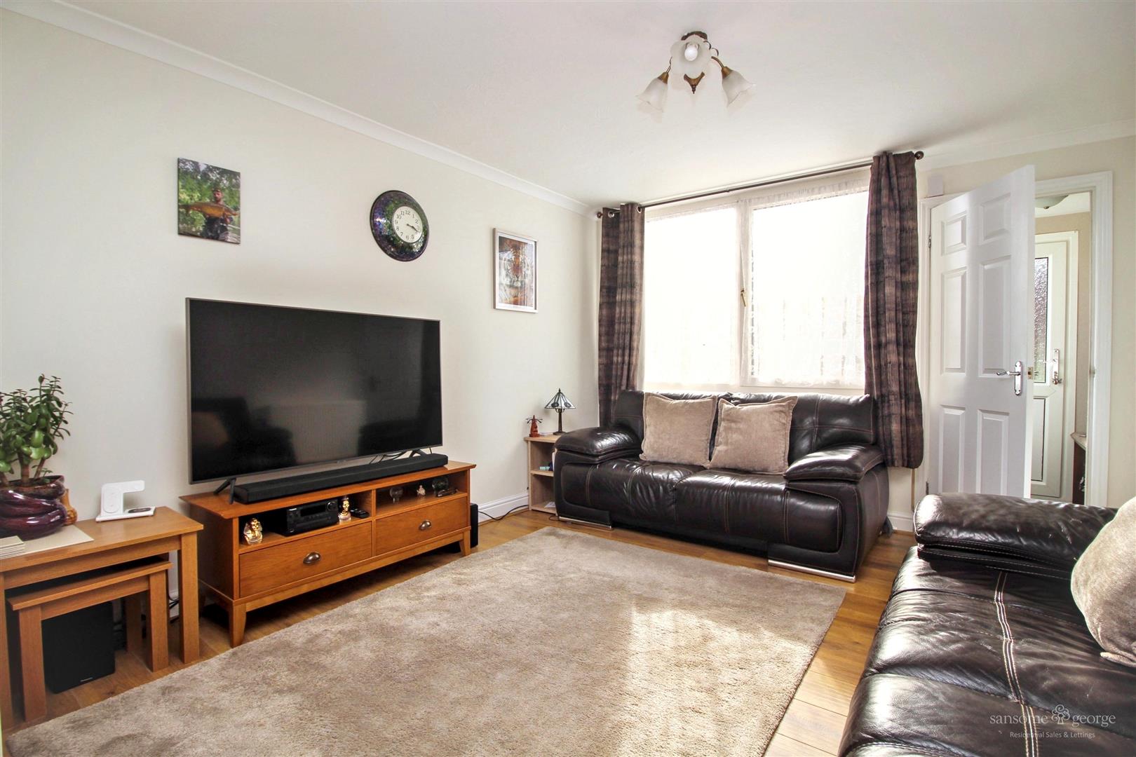 3 bed property in Bran Close, Reading